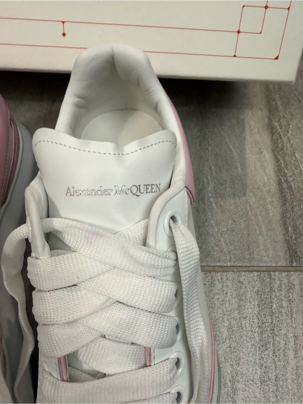 Size 41.5 Alexander McQUEEN White & Pink Leather Sneakers - Picture 4 of 10